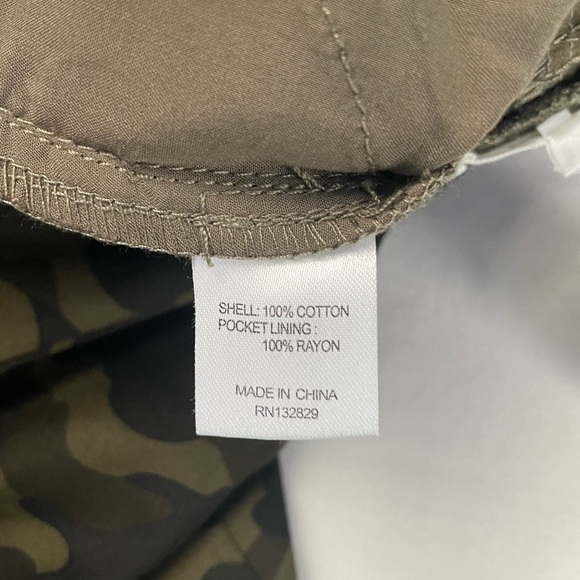 NWT Tularosa Paperbag High Waisted Klein Pants in Camo Size Extra Small - Picture 5 of 6